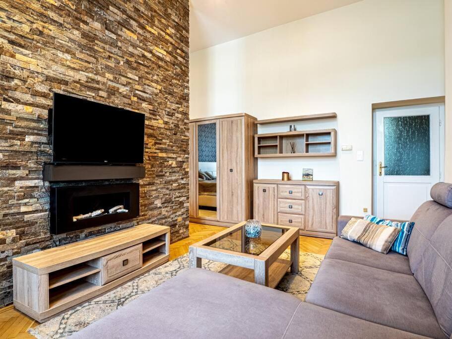 Westend Apartment Boedapest Buitenkant foto